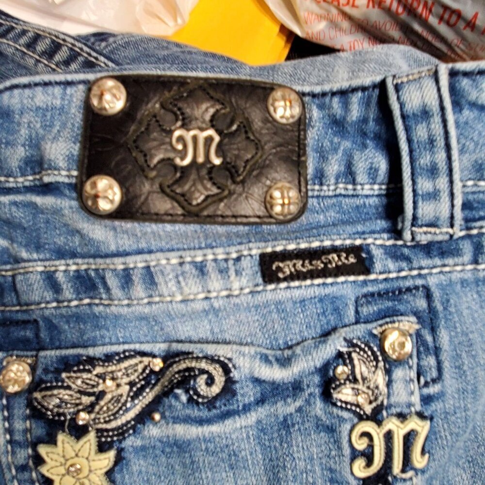 Miss Me Womens Size 29 Medium Wash Bootcut Jeans With Embellished Back Pockets - Picture 13 of 15